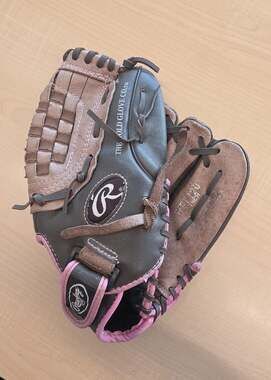 Rawlings WFP120 12-inch Fastpitch Softball Glove Right Hand Throw